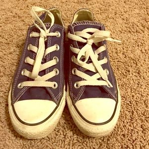 Women’s size 7 Converse